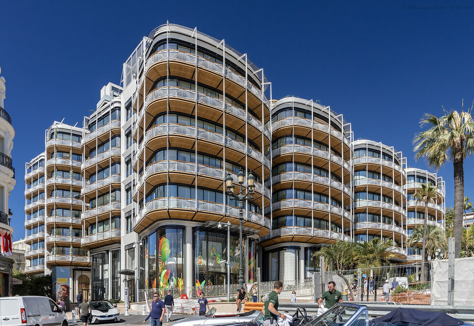 Exceptional Living in the Heart of Carré d’Or